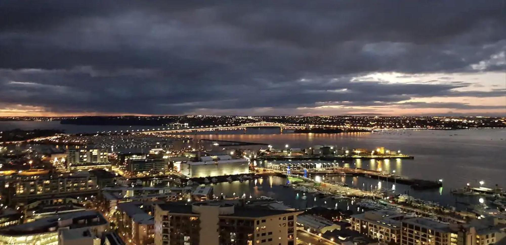 Magnificent Skytower, Sea, Habour View In Cbd Apartment Auckland Exterior photo