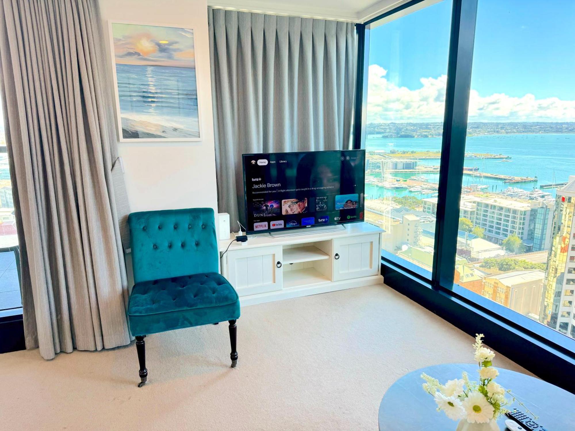 Magnificent Skytower, Sea, Habour View In Cbd Apartment Auckland Exterior photo